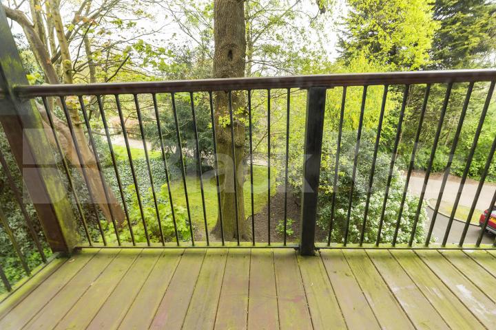 An approximately 1000sqf 2 bedroom plus study with underground parking Cholmeley  Park, Highgate